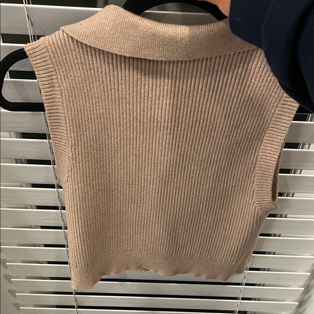 Le Lis Beige Ribbed Knit Top - Picture 4 of 4
